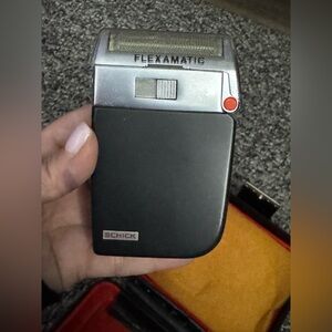 Schick Flexamatic Electric Shaver